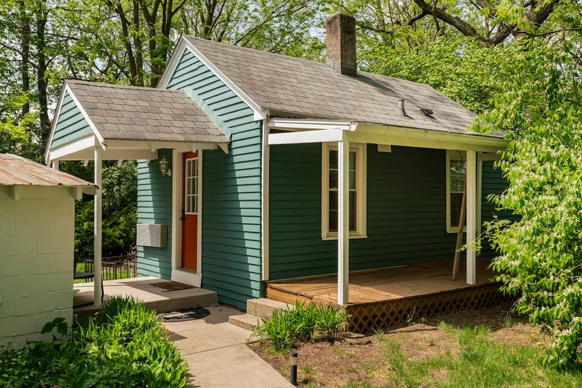 The Cozy Cabin at The Armstrong Homestead - Image 1