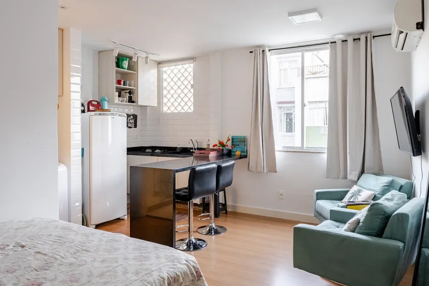 Beautiful renovated kitnet in Flamengo and near the beach - Image 1