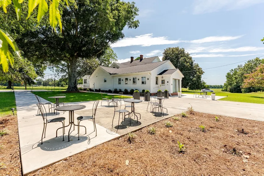 Charming, Private Cottage w/ easy access to I-95 - Image 1