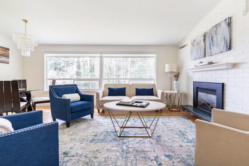 Comfy Clean 3 Bed 2 Bath Home with easy access - Image 1