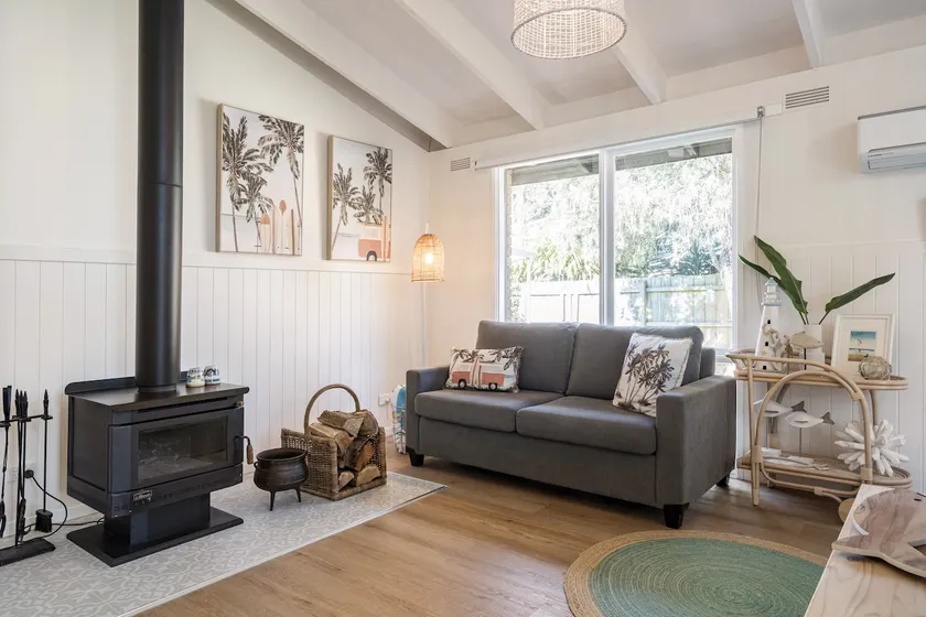 Mornington Peninsula Getaway-Somers Beach House - Image 1