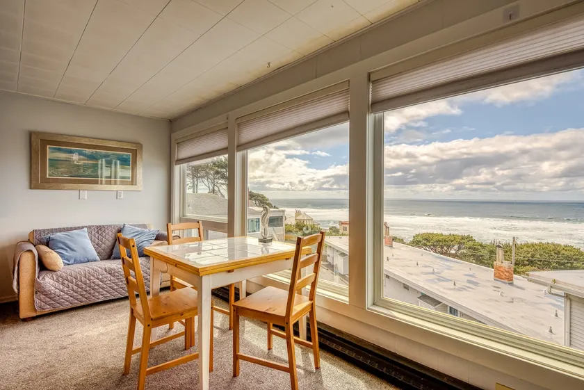 Relaxing Getaway by the sea - Image 1