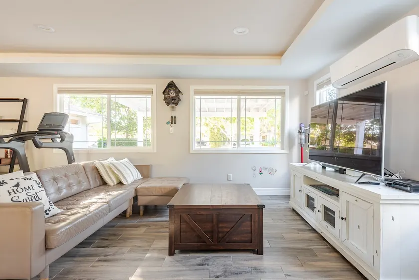 Serene White House: Renovated, EV Charger,sleeps 6 - Image 1