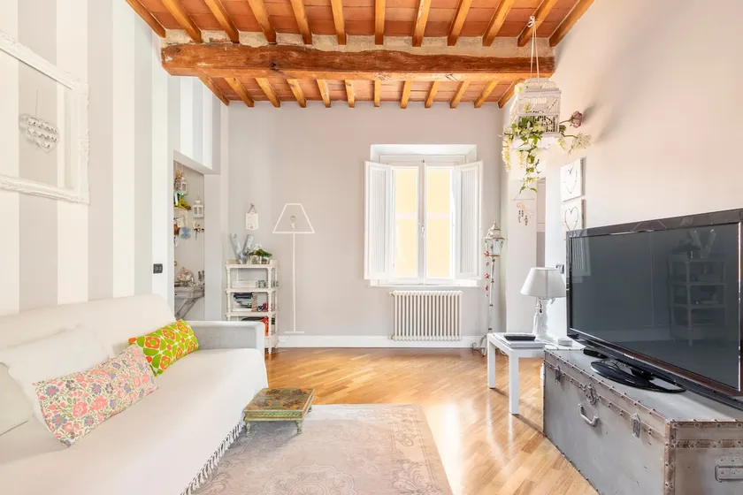 Lovely apartment in the center of Pontedera - Image 1