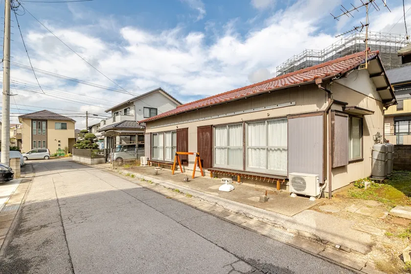 A row house where you can have fun - Image 1