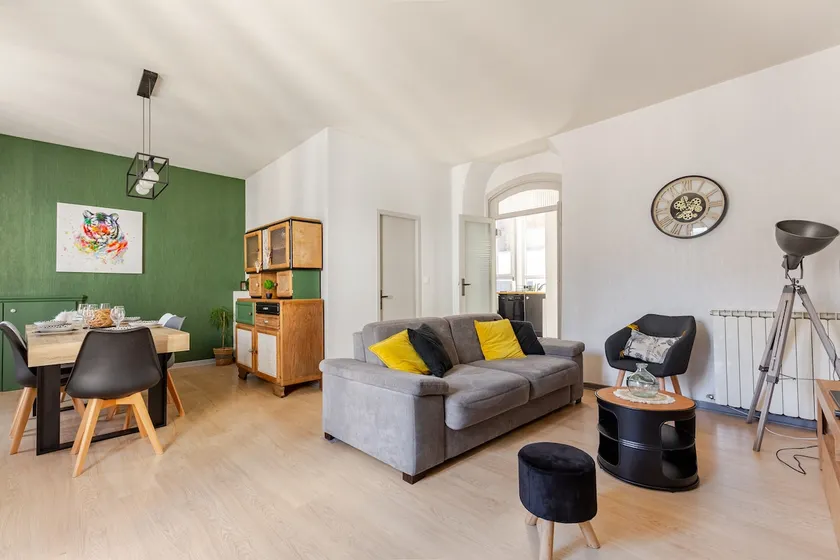 Hypercenter, garage, terrace, 80 m 2 - Image 1