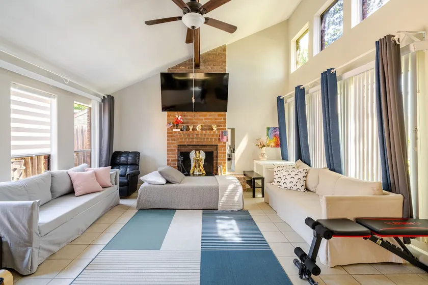 Bungalow-2Bedroom-Garage+Kitchen-2patio+no stairs - Image 1