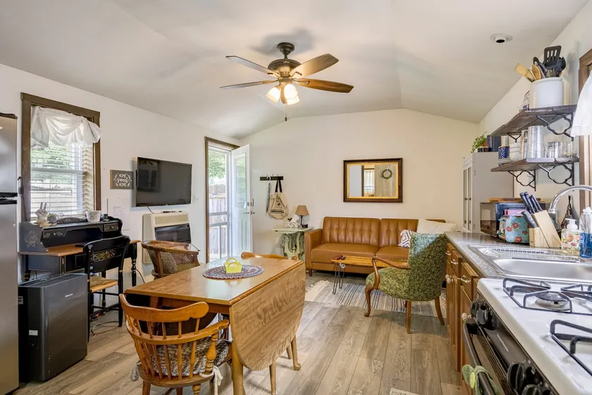 The Coziest Cottage - Image 1