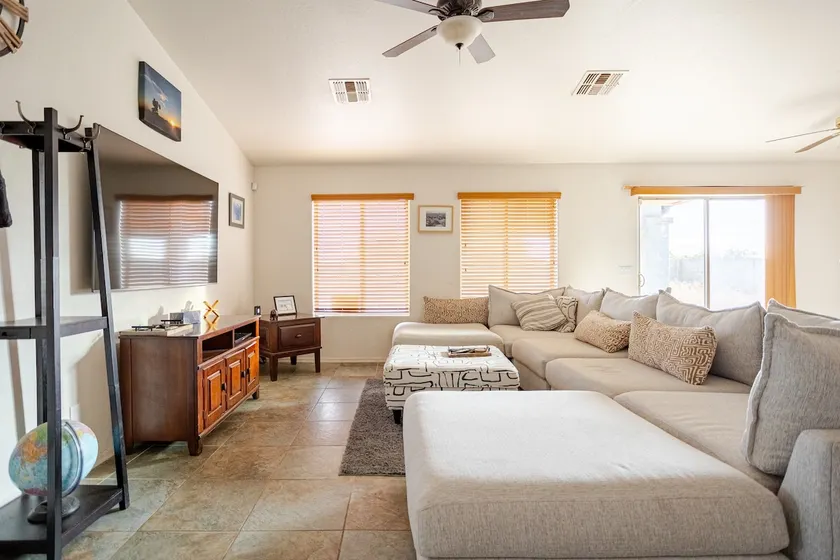 Entire 4 bedroom house near Skydive Arizona/ I-10. - Image 1