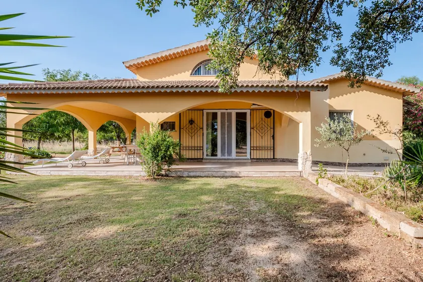 villa on the outskirts of Pula - Image 1