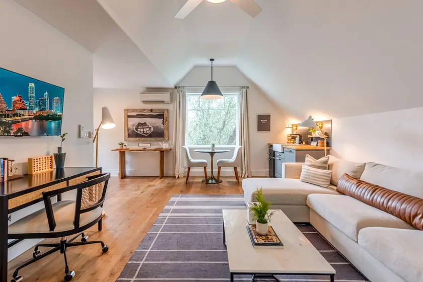 Creekside Cottage - A spacious, private suite! - Image 1