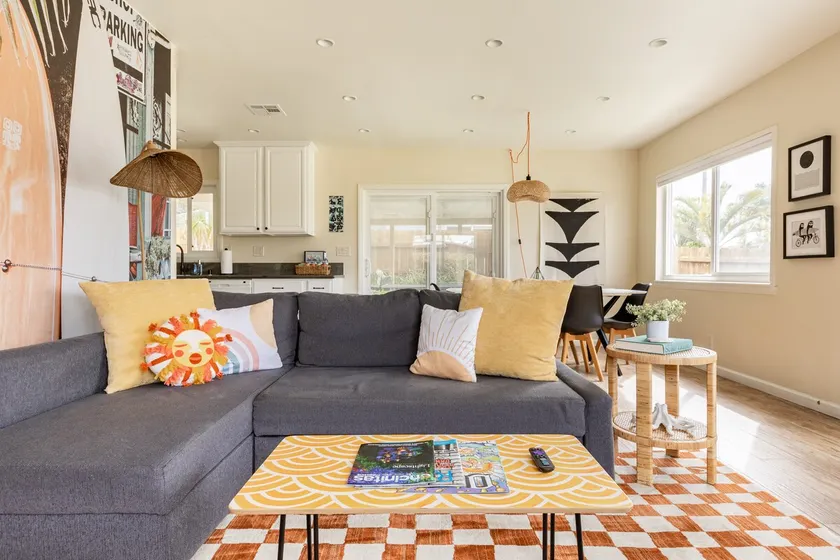 Coastal Surf House-Family/Work Friendly-Big Yard - Image 1