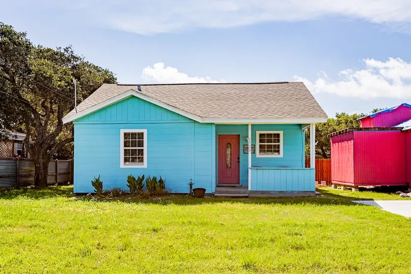 Aqua Bungalow - One mile away from Cove Harbor - Image 1