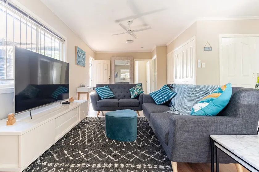 Enoggera Spacious, Quiet Unit, Wi-Fi, Smart TV + - Image 1
