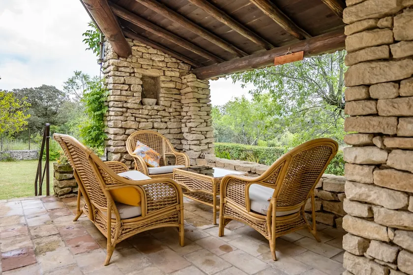 VILLA PROVENCALE FACE AU LUBERON - Image 1