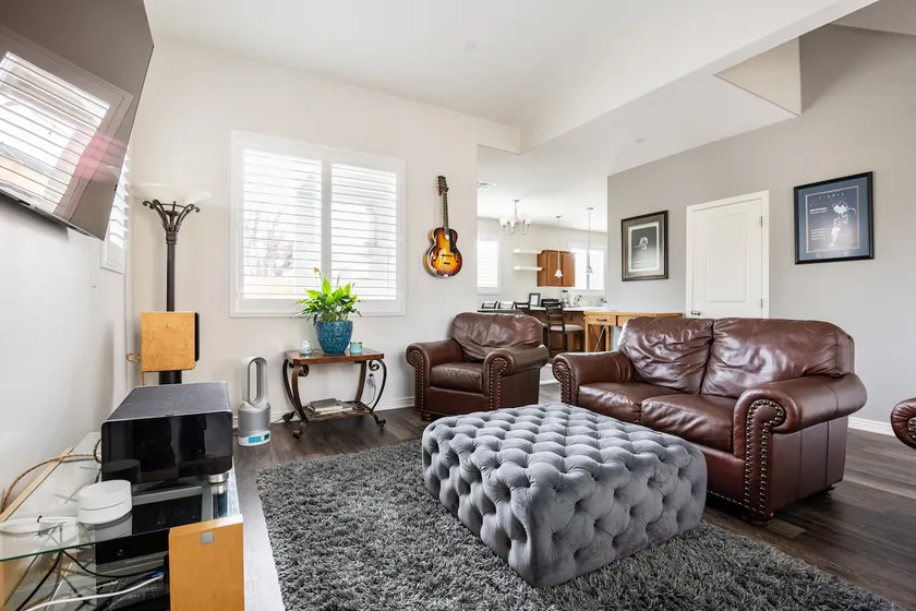 Private Home in Historical Templeton-Wine Tasting - Image 1
