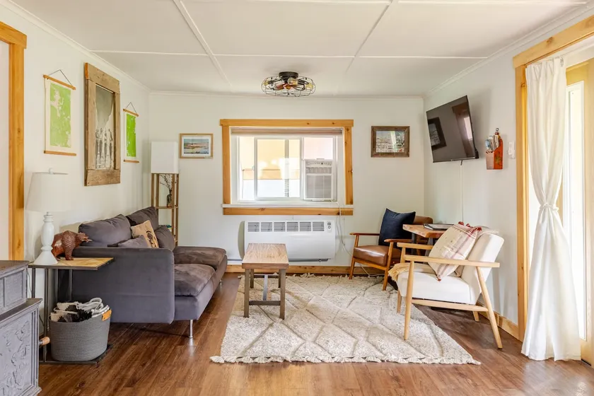 Cozy 2 BR Red Cabin in Town of Leavenworth - Image 1