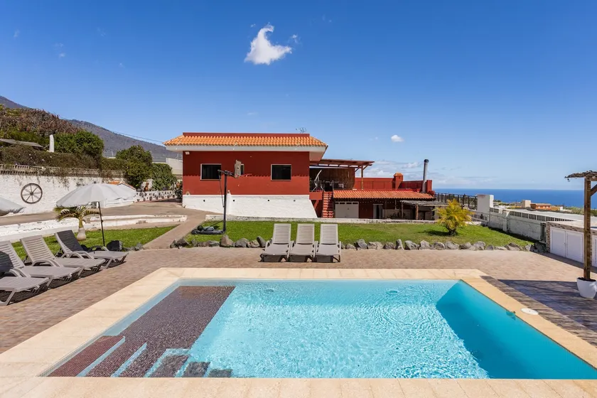 VILLA CARMEN JULIA I heated pool - Image 1