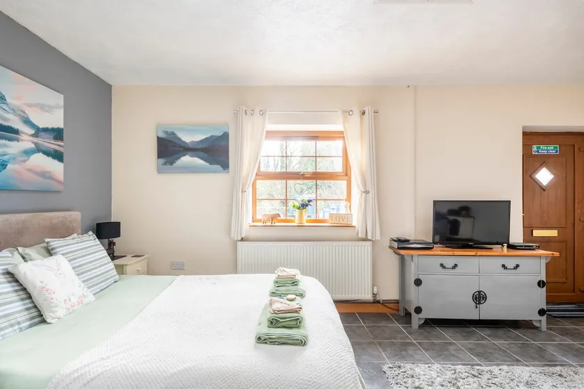 Barn Conversion at the Old Watermill - Snowdonia & Zip World around the corner. - Image 1
