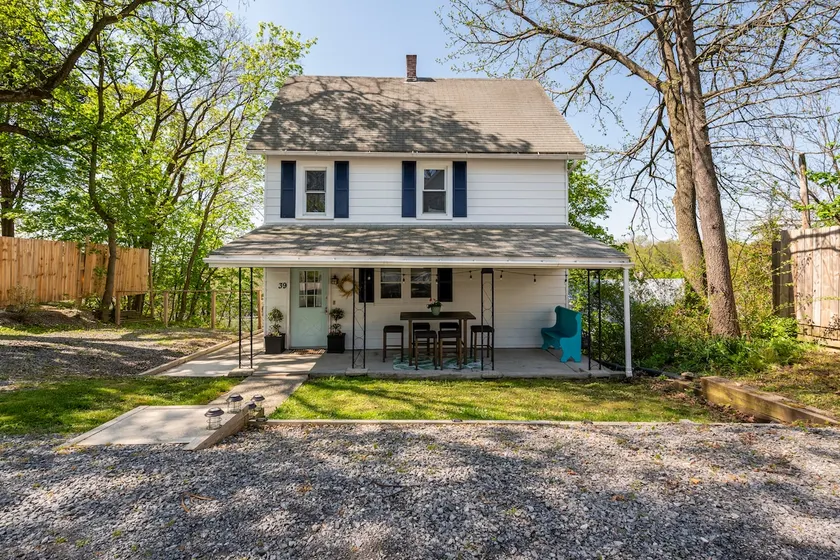 Catskill Village House close to dining shops - Image 1