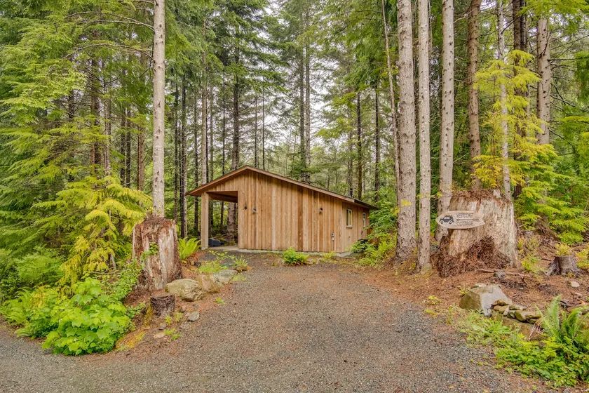 Jordan River | West Coast Cottage Private Getaway - Image 1