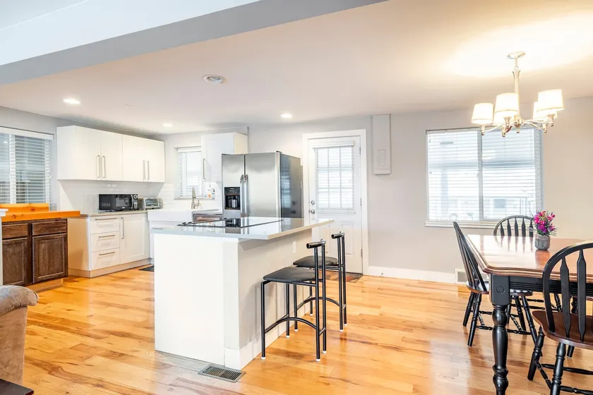 Clean & Comfy House * Ideal Location - Image 1