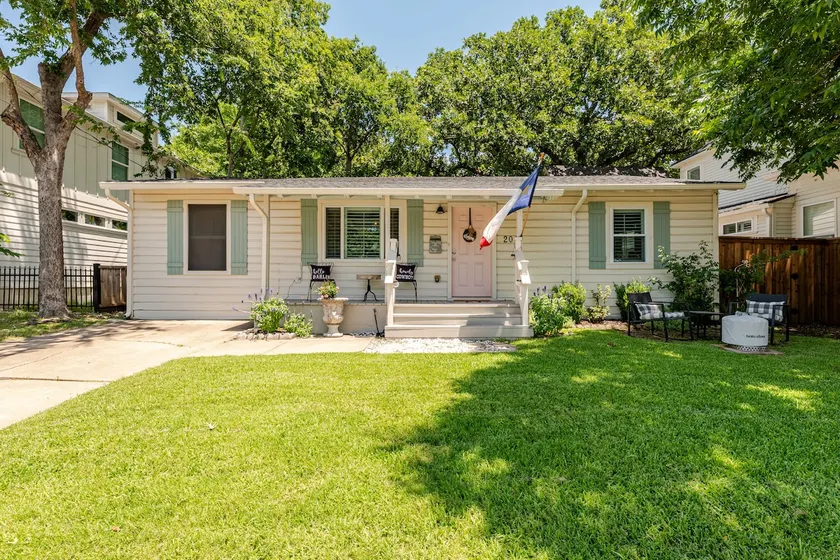 The Cottage on Bradley, McKinney Downtown retreat… - Image 1