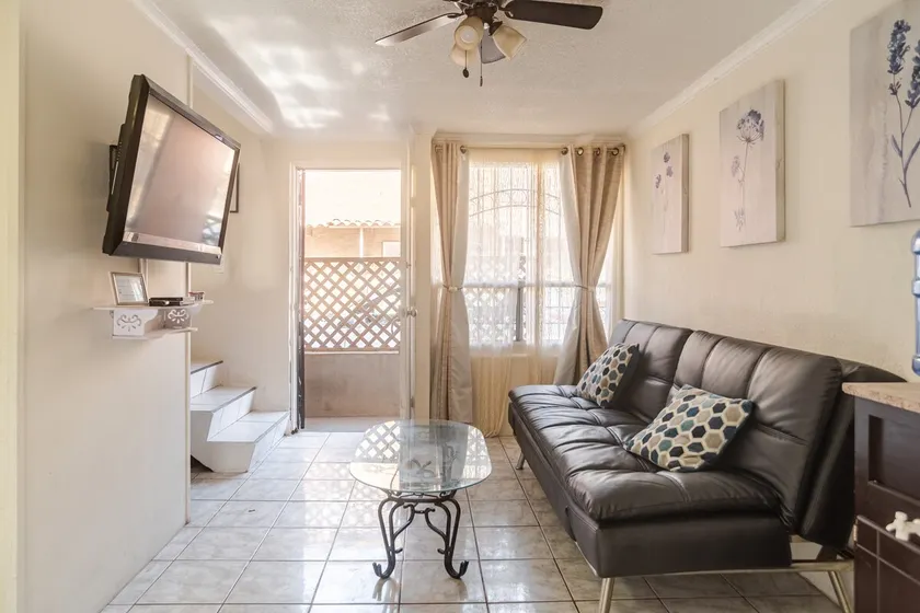 My pretty little house, smoke-free, pet friendly - Image 1