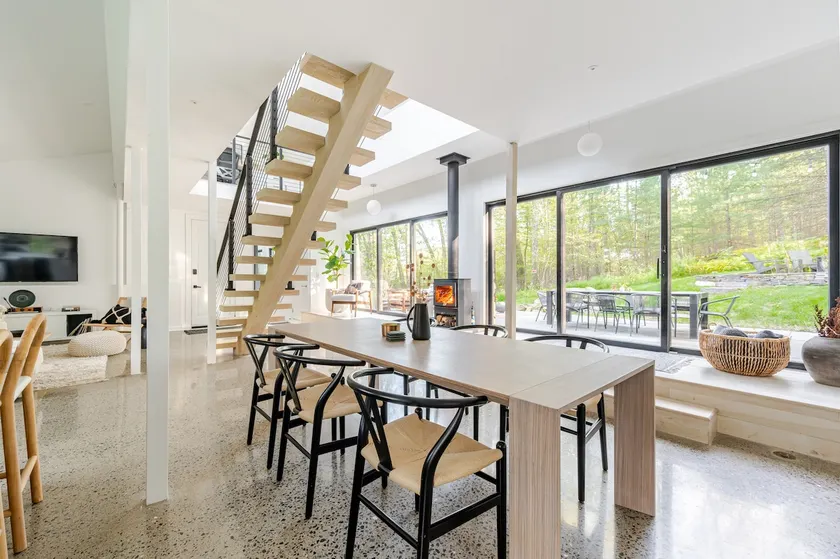 Catskills art studio turned modern loft in Accord - Image 1