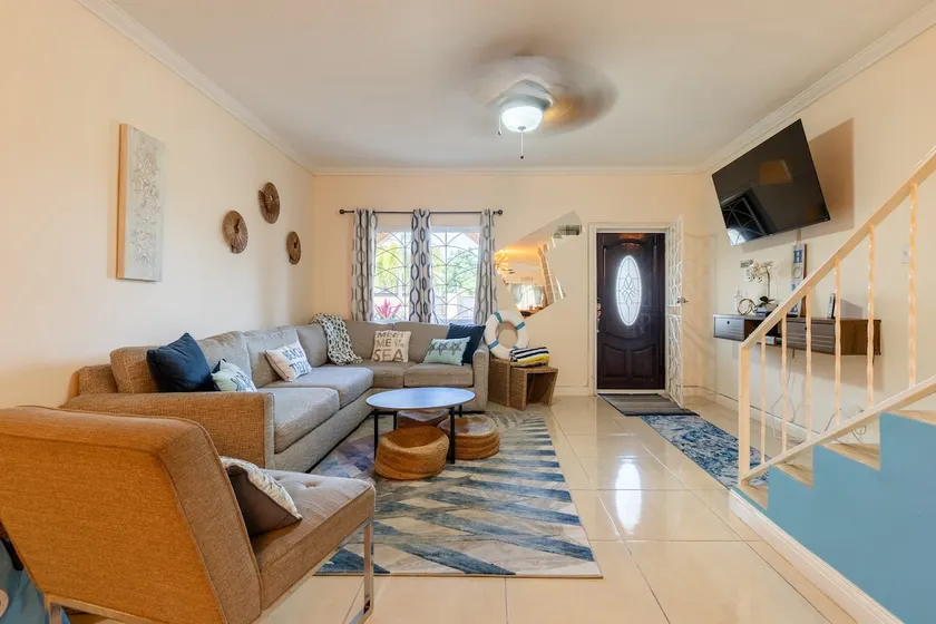 My Palm Retreat, POOL, Gated, Fully A/C, King Bed - Image 1