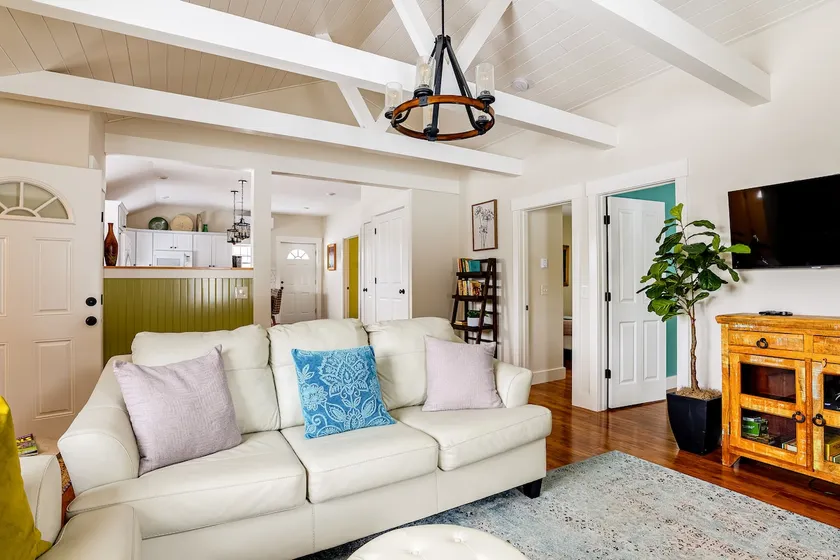 Valley View Cottage - Image 1