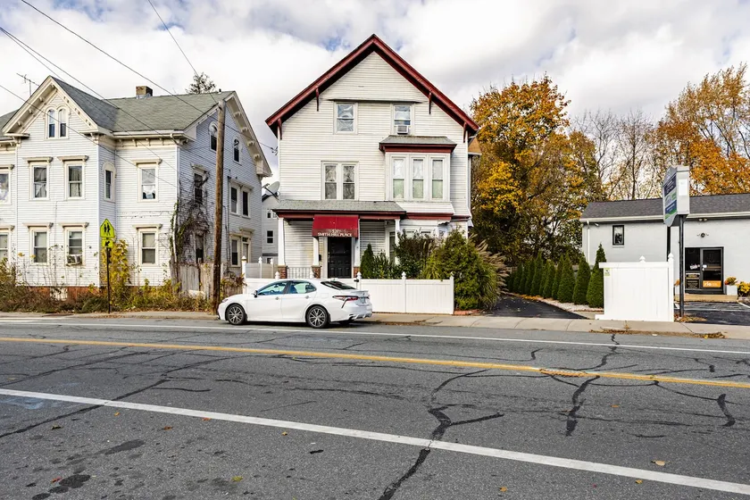 Lovely 2 bedroom condo in Providence - Image 1