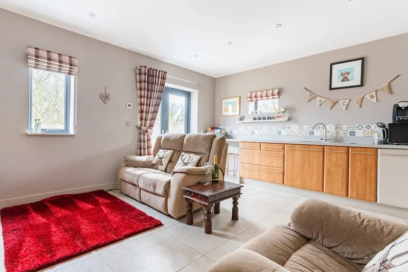 The Paddocks - Spacious annexe with rural outlook. - Image 1