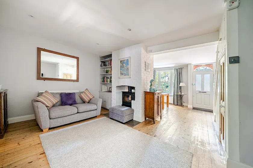 Charming terrace in the heart of Bray village - Image 1