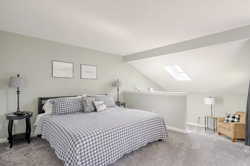 North Syracuse Townhouse - great location! - Image 1