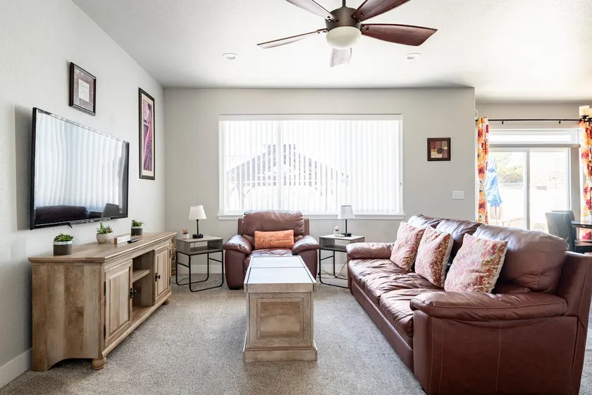 Cute & Cozy 3 BdRm, 2 1/2 Bath Townhome - Image 1