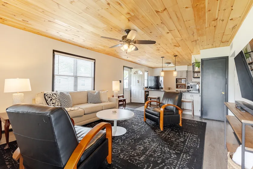 Perfect 500 Location! - Image 1