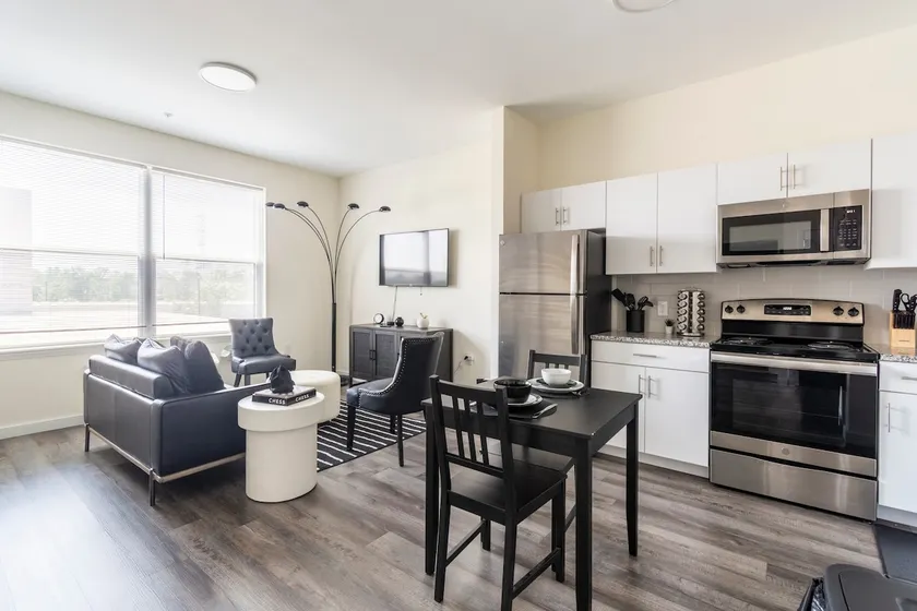 Perose's Black & White Themed | 1BR/1BA| Parking - Image 1