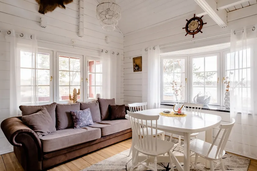 3 Bedroom Cottage with Sauna by the Sea - Image 1