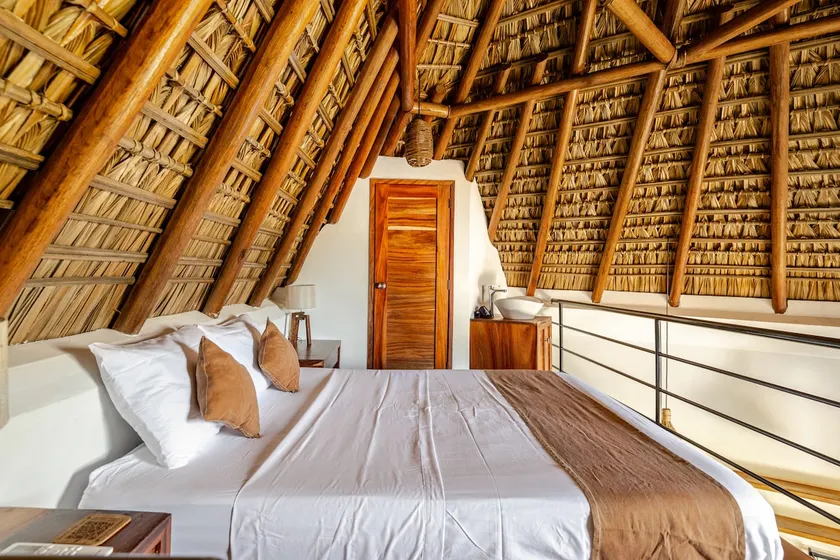 Loft steps from the beach: A/C, pool, starlink - Image 1