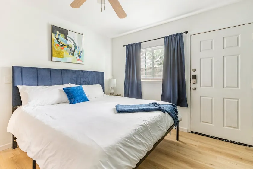 King Size Beds with Blazing Fast WiFi! - Image 1