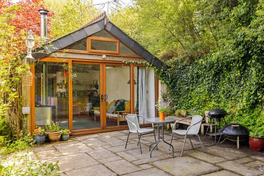 Self Contained One Bedroom Cornish Chalet - Image 1