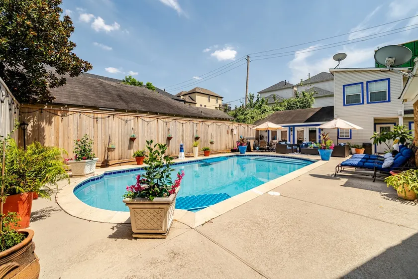 Montrose Oasis /Private Pool - Image 1