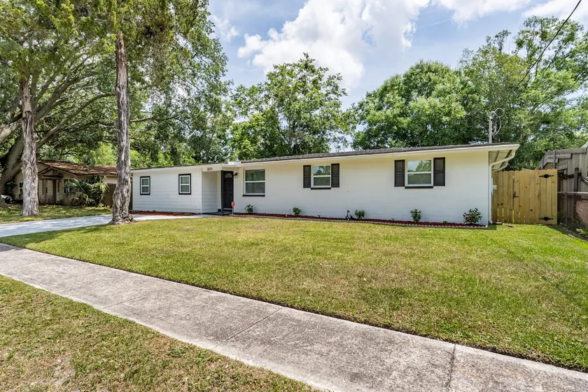Quiet 3 bedroom home in West Jacksonville - Image 1
