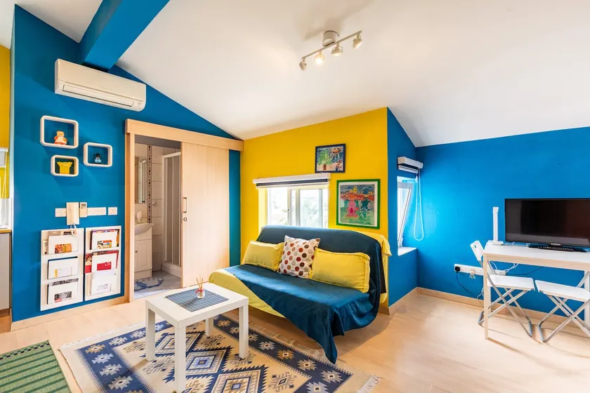 Cozy studio on the second floor. A private place. - Image 1