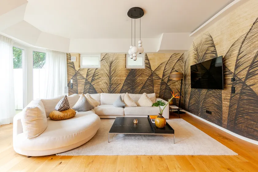 Luxurious loft with large sun terrace and sauna - Image 1