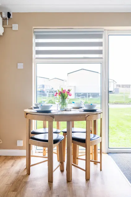 The Phoenix by the Sea- 2 bedroom flat in hunny - Image 1