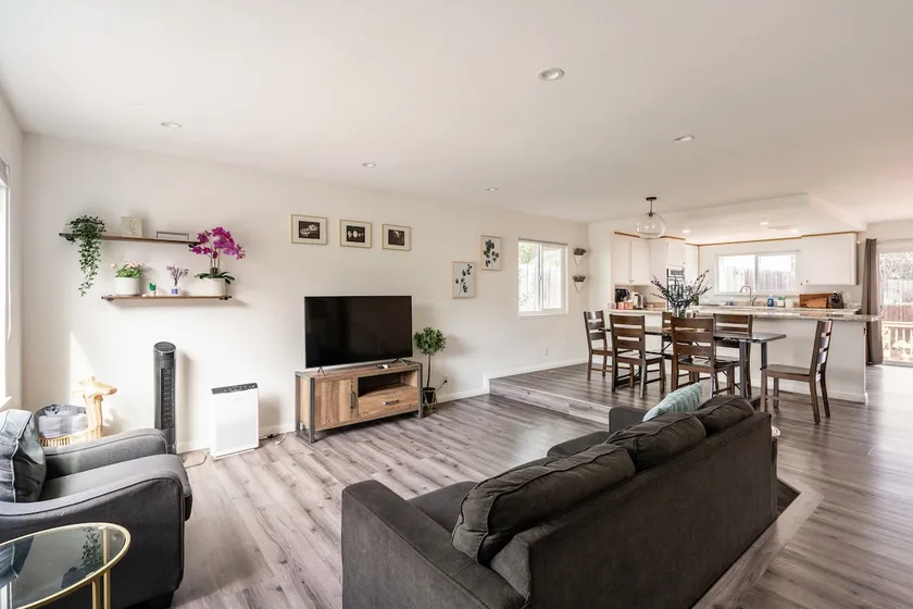 23754-Stunning 3/2.5 Home Nestled in Hayward Hills - Image 1