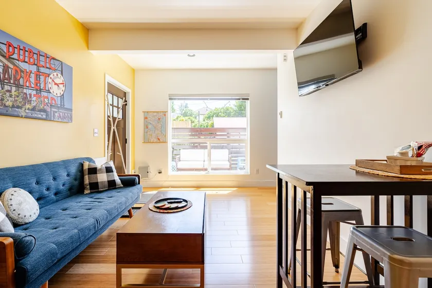 West Seattle/Alki Beach Urban Cottage 2 Bedrooms - Image 1