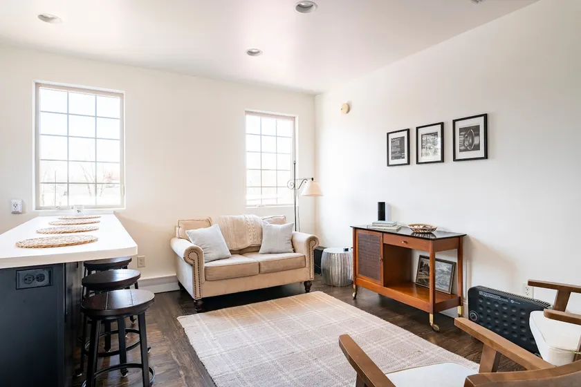 Honeycomb Hideaway-2 bedroom/pet extra/ReMoDeLeD! - Image 1